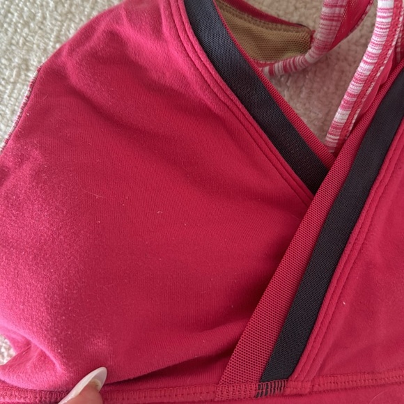🩷 Adorable LULULEMON SPORTS BRA - Picture 4 of 4